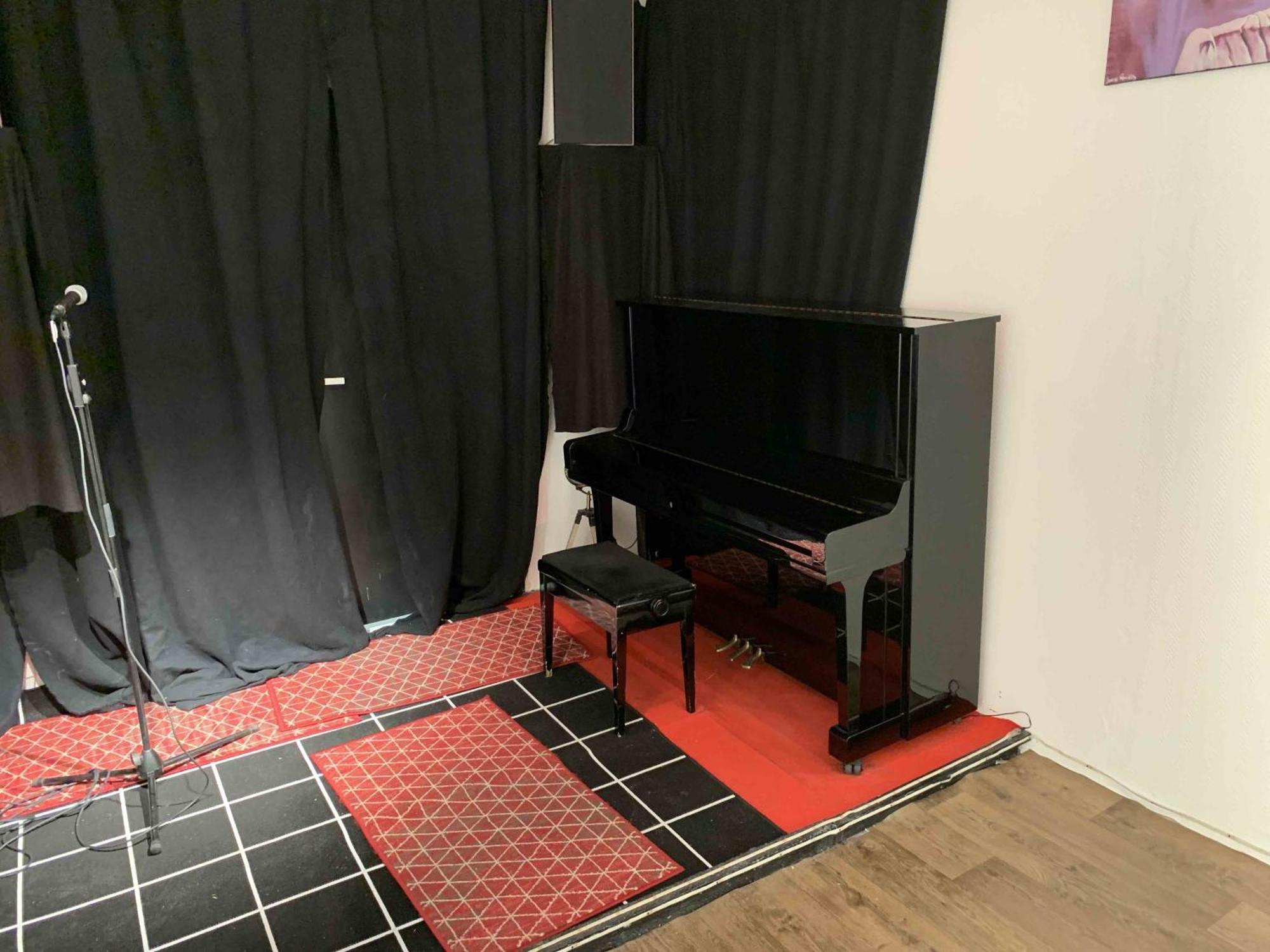 La Maison Des Artistes Lavelanet Buitenkant foto